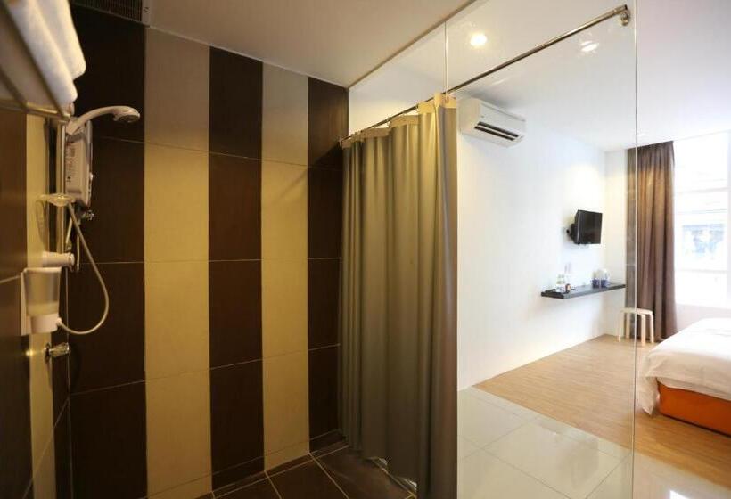 اتاق استاندارد با تخت بزرگ, 1 Hotel Taman Connaught