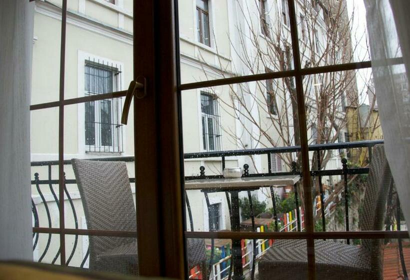 سوییت لوکس, Art Nouveau Galata
