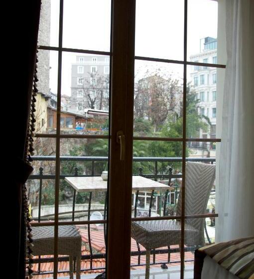 اتاق سوپریور با بالکن, Art Nouveau Galata