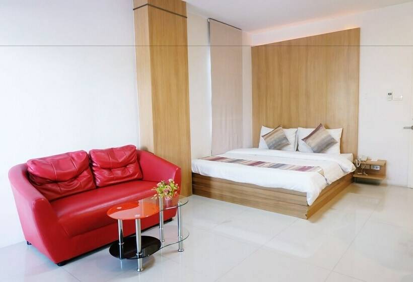 디럭스 룸, Riski Residence Ngamwongwan