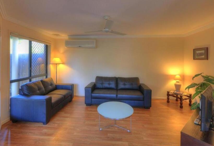 Апартаменты 3 Спальни, Grange Resort Hervey Bay