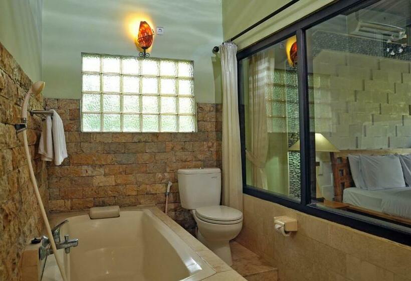 اتاق لوکس, Three Brothers Bungalows & Villas