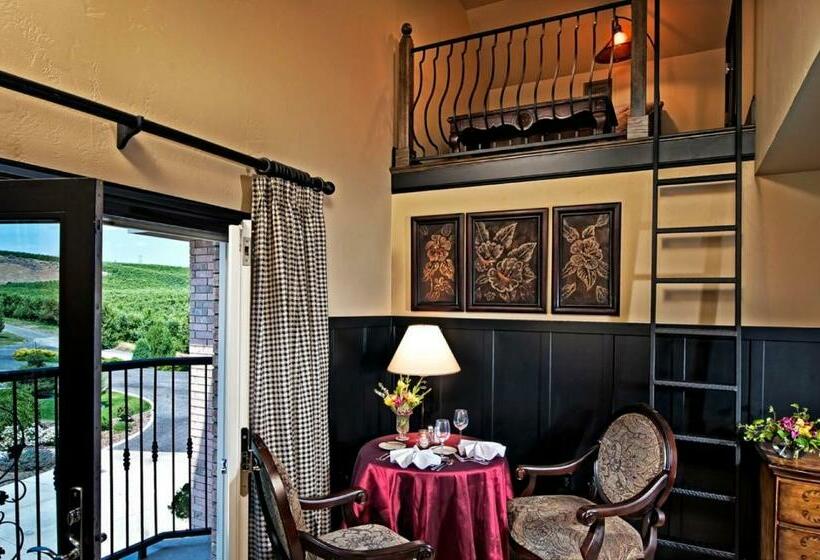 套房带泳池景, Cameo Heights Mansion And The Vine Fine Dining Restaurant