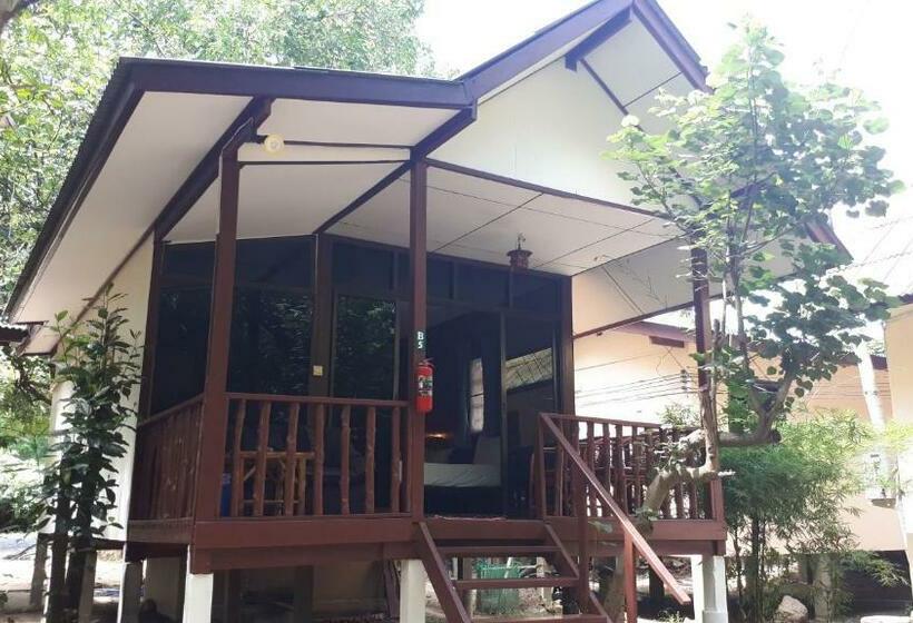 패밀리 방갈로, Moonhut Bungalows
