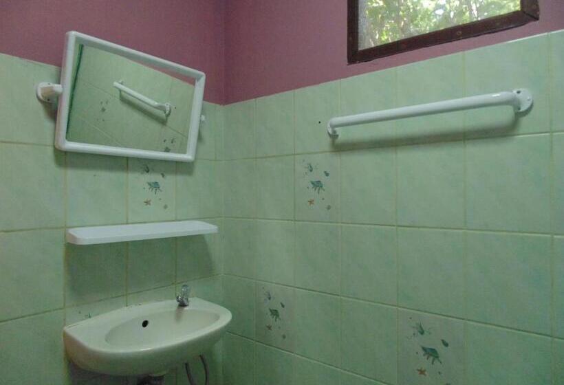 스탠다드 방갈로, Moonhut Bungalows