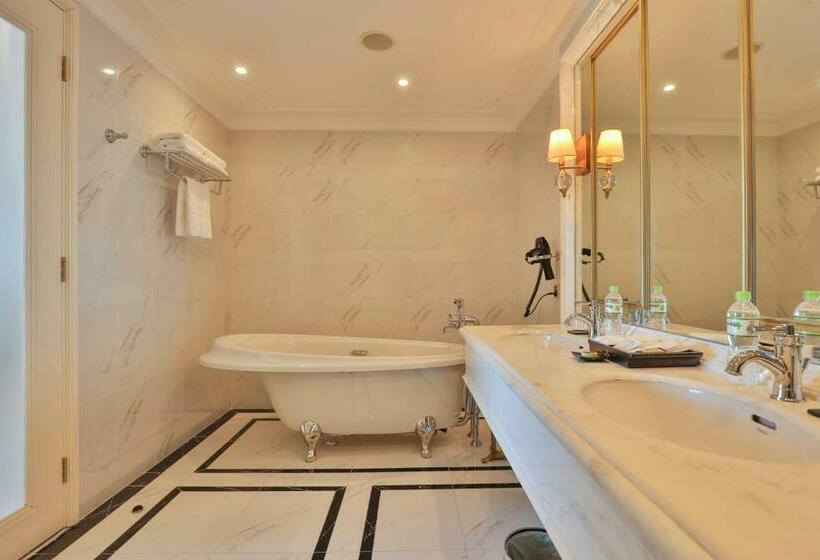 스탠다드 룸 킹사이즈 침대, Vinpearl Resort & Spa Ha Long