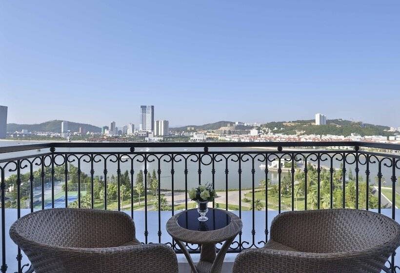 디럭스 룸, Vinpearl Resort & Spa Ha Long