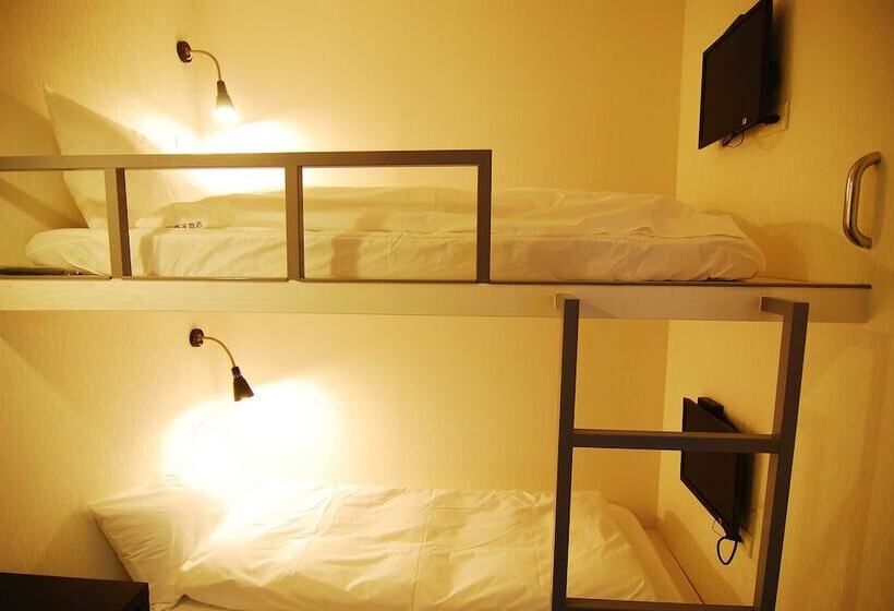 اتاق استاندارد با سرویس بهداشتی مشترک, Inn Cube Taipei Main Station