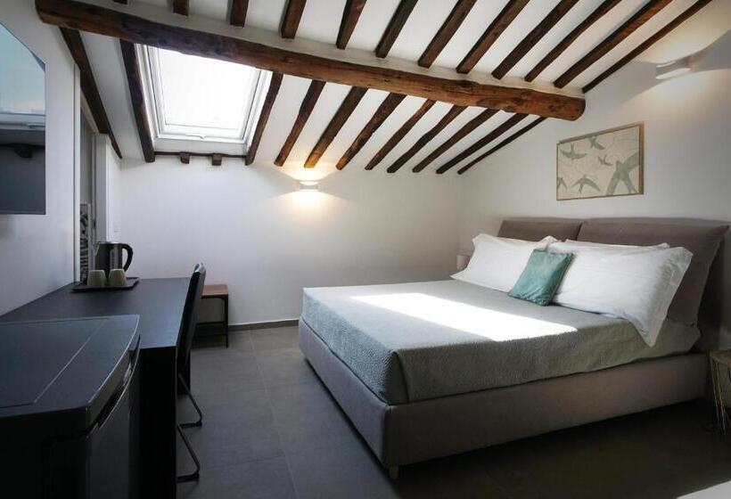 غرفة قياسية, New Moon Rooms