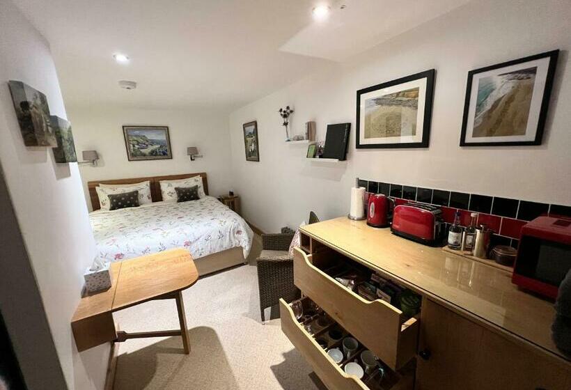 Стандартный Номер Кровать Кинг, Lands End Hostel And B&b