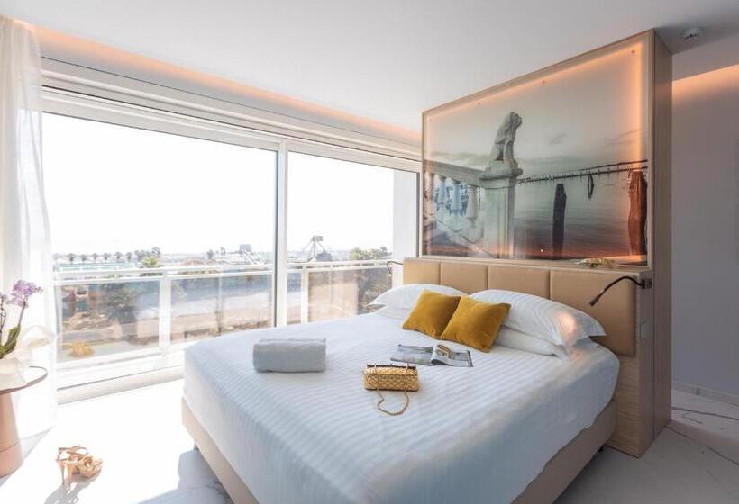 سوئیت جونیور با تراس, Ambasciatori Suite