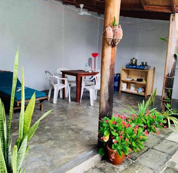 اتاق استاندارد سه نفره, Jerrys Dive Lodge Rasdhoo