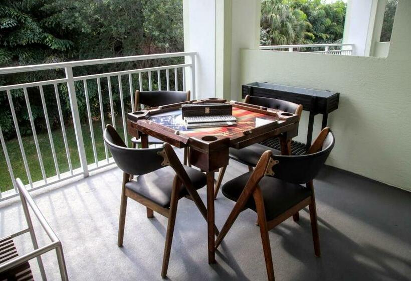 Апартаменты 1 Спальня с Балконом, Upscale Resort Villa In The Heart Of Miami