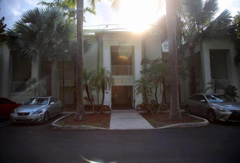 Апартаменты 1 Спальня с Балконом, Upscale Resort Villa In The Heart Of Miami