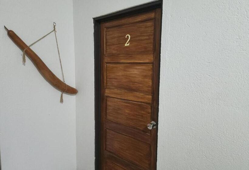 Четырехместный номер эконом класса с общей ванной комнатой, Hostel El Pretal