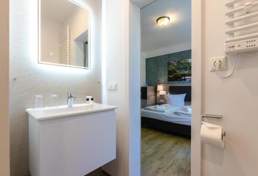 Номер Стандарт, Landhotel Gutshof Im Oertzetal In Oldendorf, Südheide