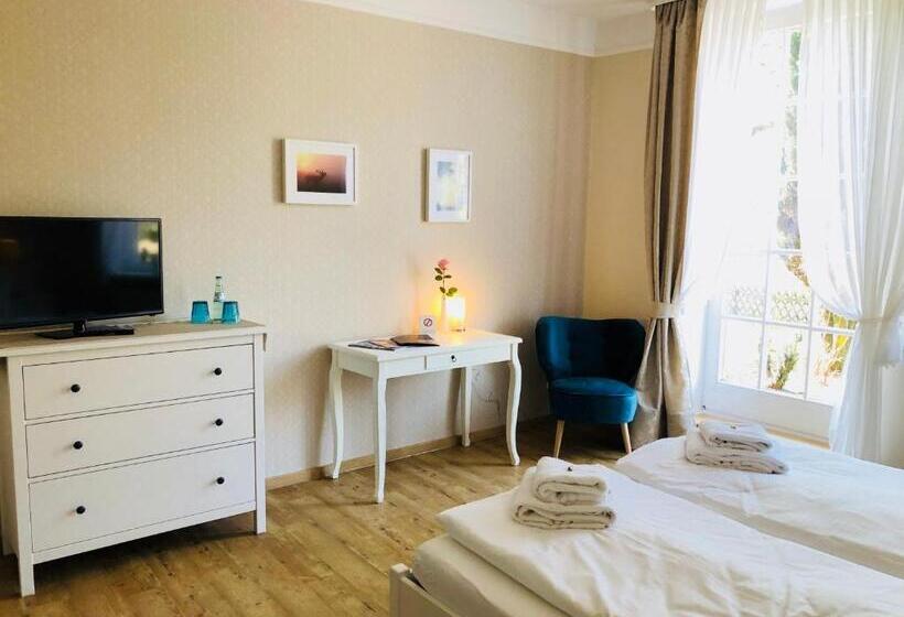 Номер Стандарт с Террасой, Landhotel Gutshof Im Oertzetal In Oldendorf, Südheide