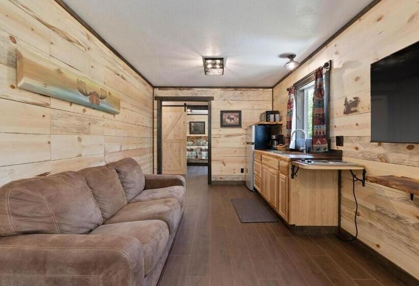 Family Suite, Lake Village Lodge