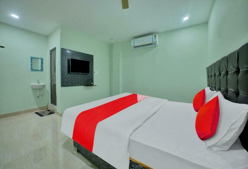 三人经典房间, Spot On Sri Datta Grand Inn