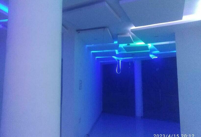 Трехместный Номер Классика, Oyo 81212  Royal Residency