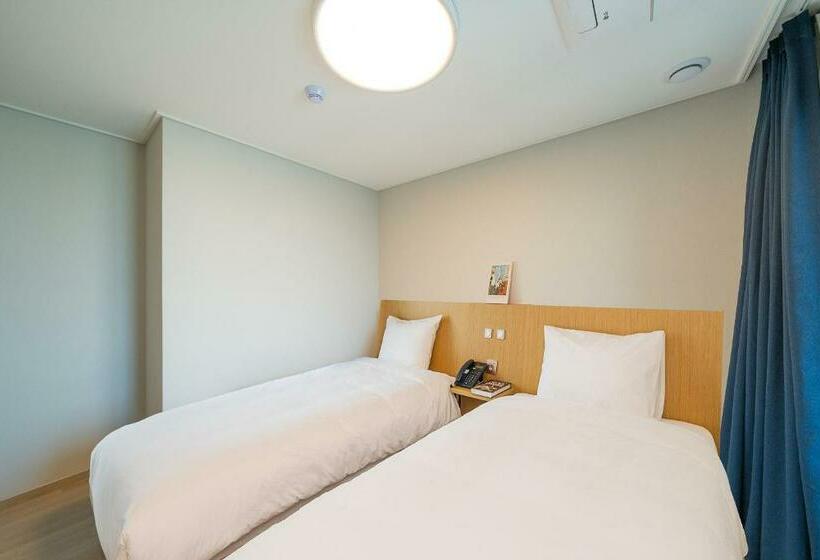 חדר משפחתי נוף לים, Sokcho I Park Suite Hotel & Residence
