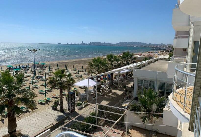 آپارتمان 1 خوابه با چشمانداز دریا, Wave Beachfront Apartments