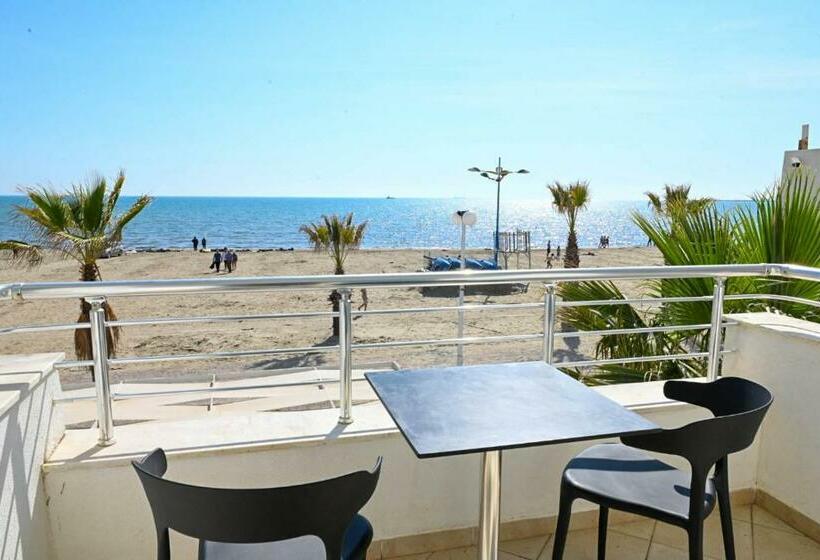 آپارتمان 1 خوابه با چشمانداز دریا, Wave Beachfront Apartments