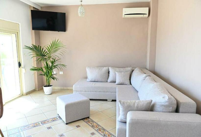 آپارتمان 1 خوابه با چشمانداز دریا, Wave Beachfront Apartments