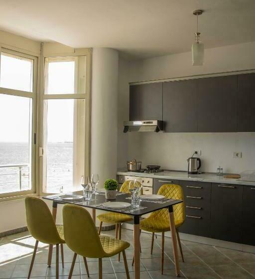 آپارتمان 1 خوابه با چشمانداز دریا, Wave Beachfront Apartments