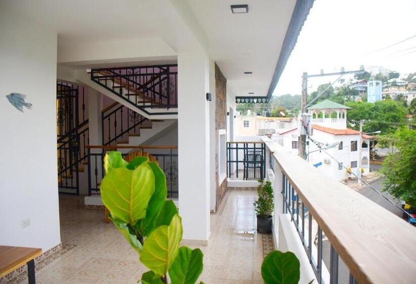 اتاق لوکس, Hostal Marina Samana