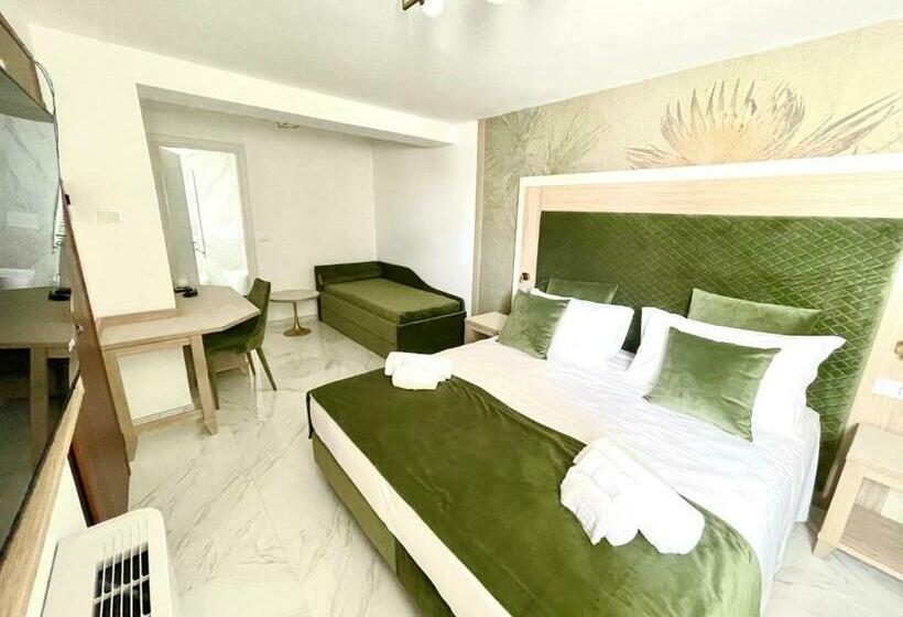 اتاق راحتی سه تخته, Grotta Saracena Resort