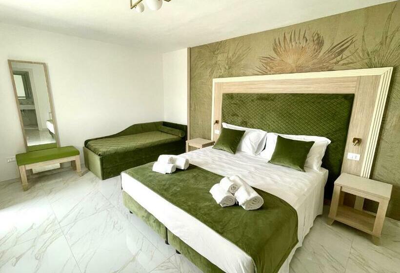 اتاق لوکس خانوادگی, Grotta Saracena Resort