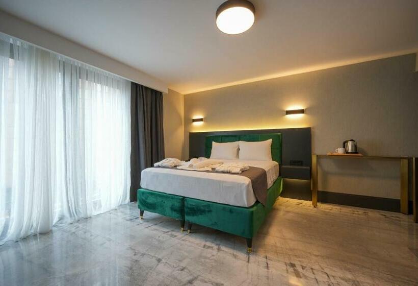 חדר דלוקס, Kurucesme Business