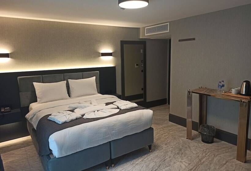 חדר דלוקס, Kurucesme Business