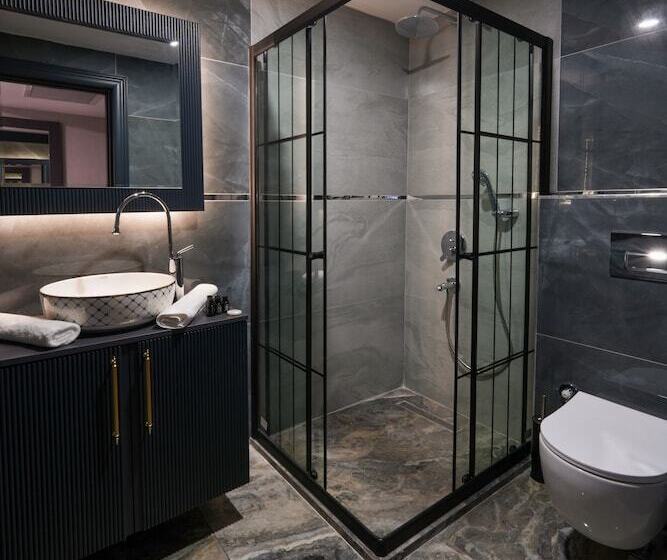 חדר דלוקס, Kurucesme Business