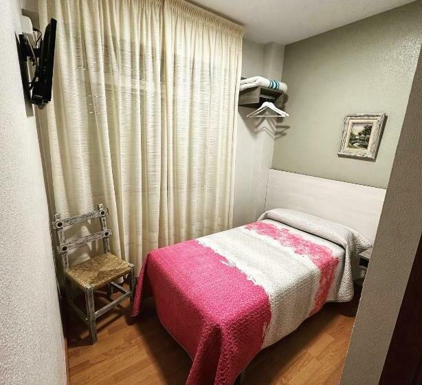 标准单人间, Hostal El Chocolatero