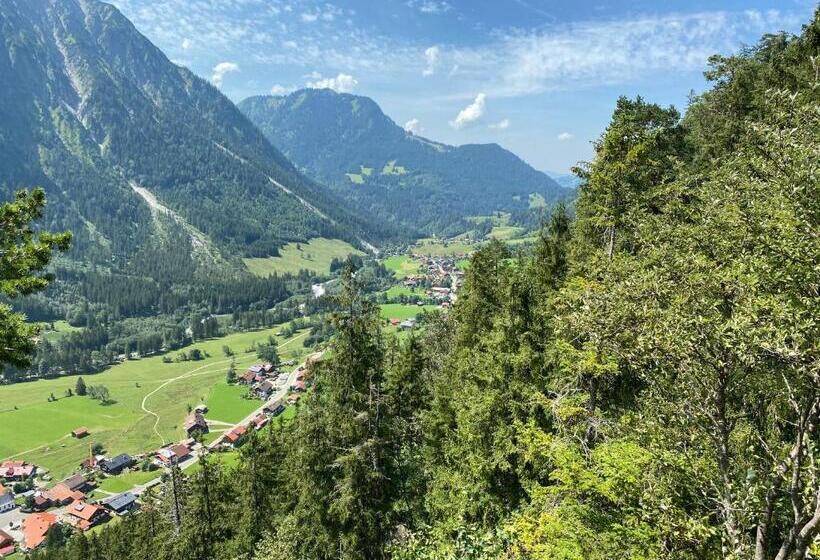 带阳台的豪华间, Bergsteiger Hotel Grüner Hut