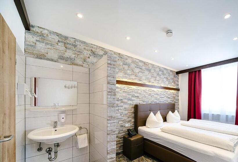 Номер Deluxe с Балконом, Central City