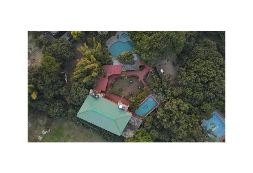 디럭스 룸, Hr Dukes Den Resort