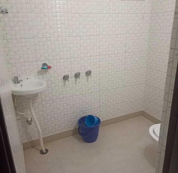 Трехместный Номер Классика, Oyo Veeru Guest House