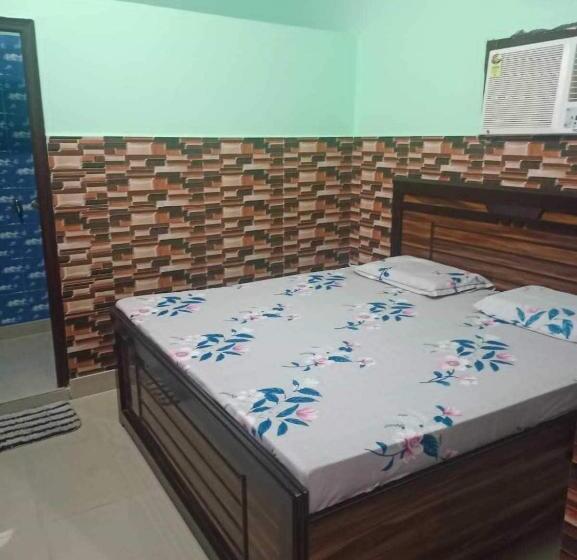 Трехместный Номер Классика, Oyo Veeru Guest House