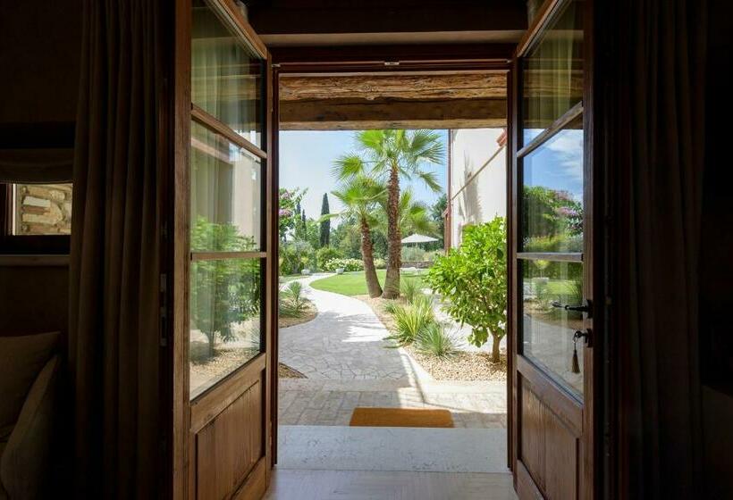 Полулюкс, Villa Mario Resort