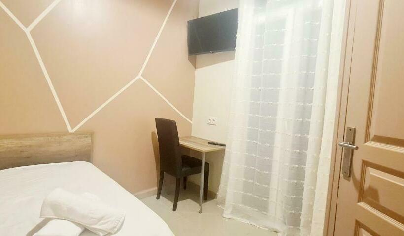 이코노미 룸, Evelia Hotels