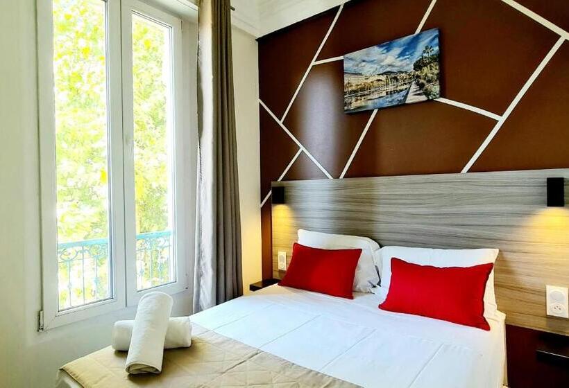 이코노미 룸, Evelia Hotels