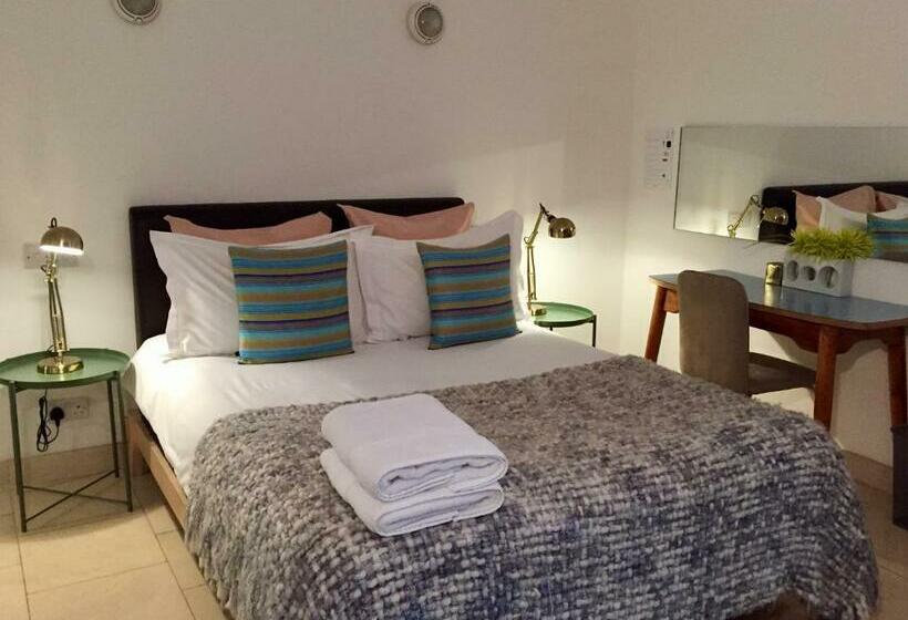 Quarto Standard Cama King, The Luxury Inn