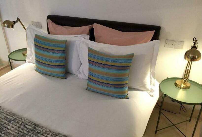 Quarto Standard Cama King, The Luxury Inn