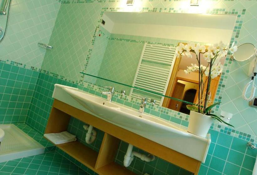스위트, Alphotel Taller