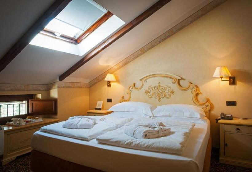 اتاق لوکس سه تخته, Relais Ducale Spa & Pool
