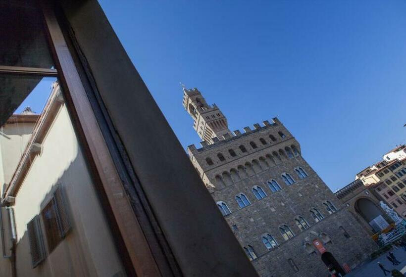 اتاق لوکس با چشم‌انداز, Residenza D'epoca In Piazza Della Signoria