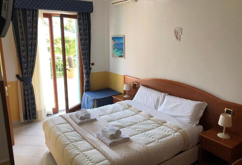 Номер Стандарт Вид на Море, Villa Julia